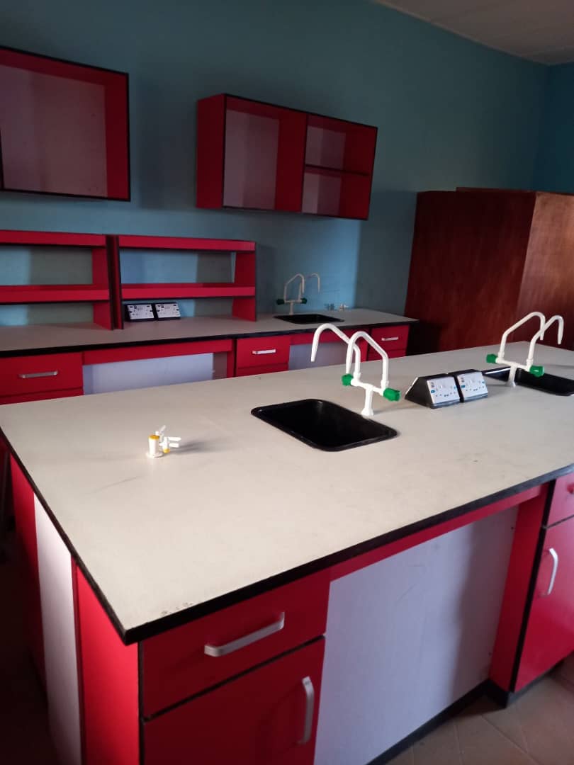 Laboratory Furniture & Fittings